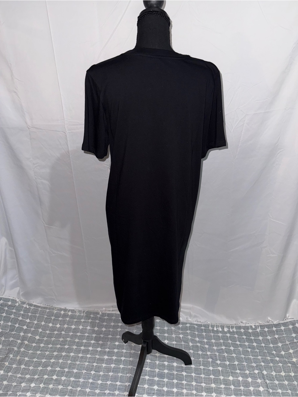 New Old Navy Classic Black Crewneck T-Shirt Dress - Women - Picture 2 of 3